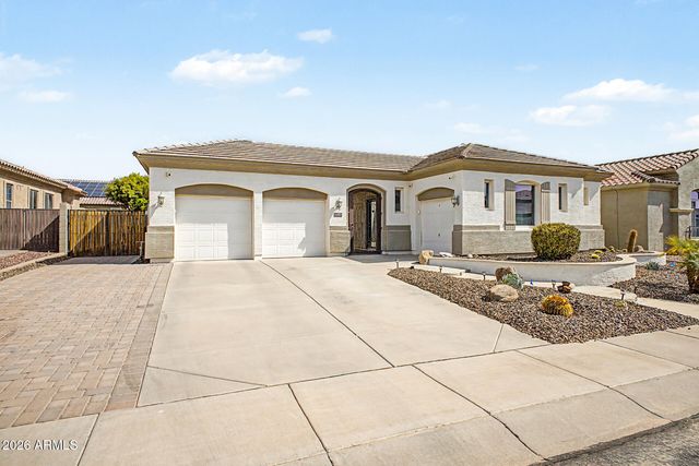 18418 W CINNABAR Avenue, Waddell, AZ 85355
