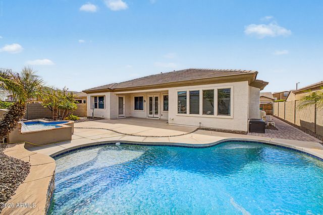 18418 W CINNABAR Avenue, Waddell, AZ 85355