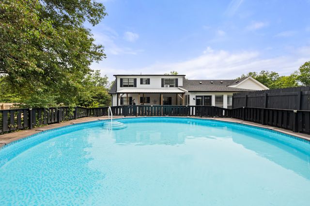 510 Deshea Creek Rd, Gallatin, TN 37066