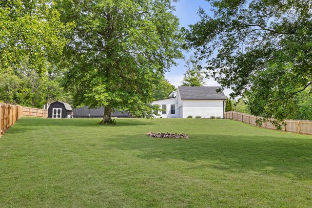 510 Deshea Creek Rd, Gallatin, TN 37066