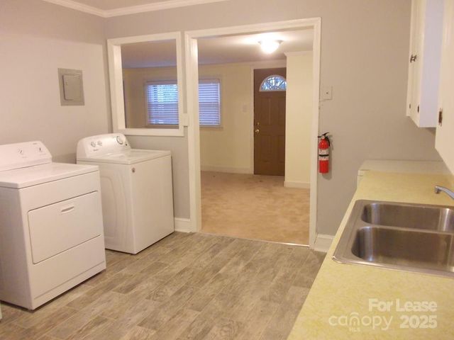 2746 Dogwood Avenue, Charlotte, NC 28206