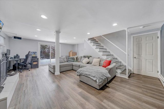 1685 Sigmon RD, Roanoke, VA 24017