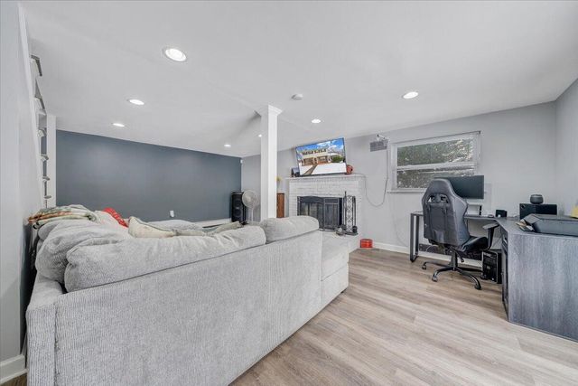 1685 Sigmon RD, Roanoke, VA 24017