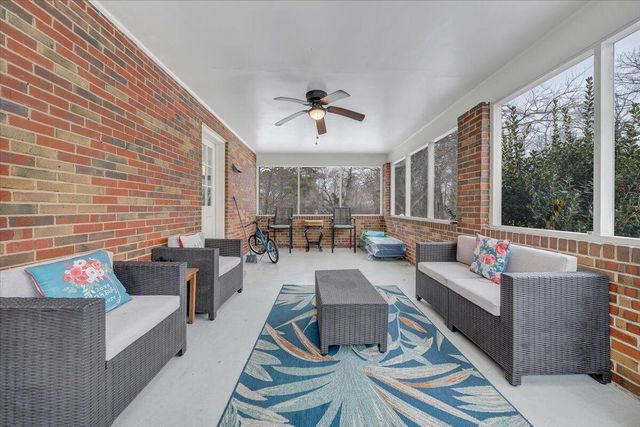 1685 Sigmon RD, Roanoke, VA 24017