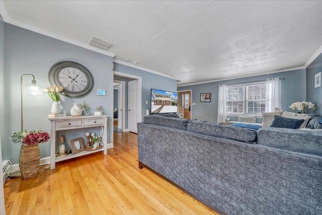 1685 Sigmon RD, Roanoke, VA 24017