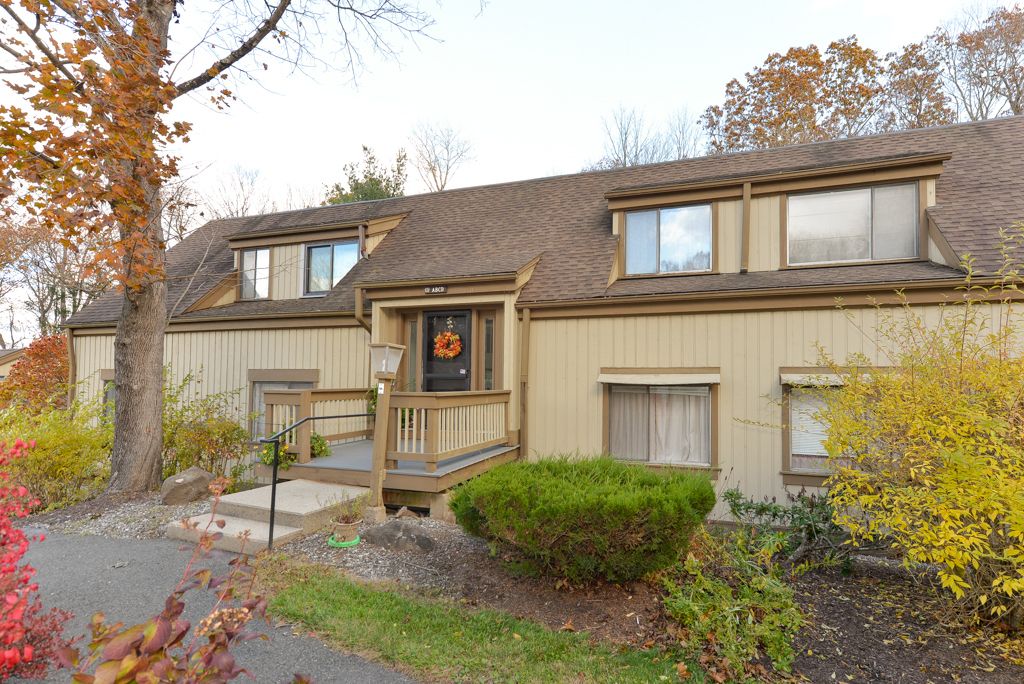 69 Heritage Village D, Southbury, CT 06488