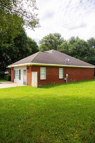 62 Granite Court, Dothan, AL 36303