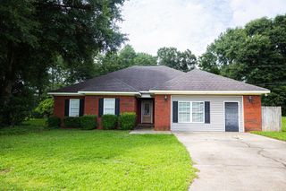 62 Granite Court, Dothan, AL 36303