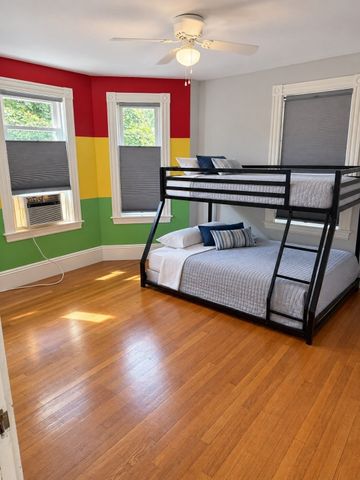 5 Gould St, Wakefield, MA 01880