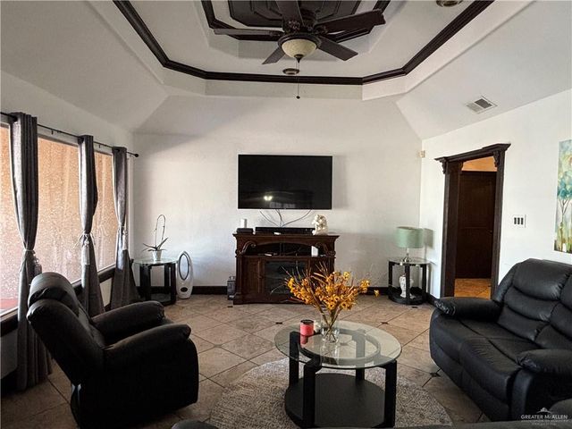 100 W Marigold Avenue, Mcallen, TX 78501