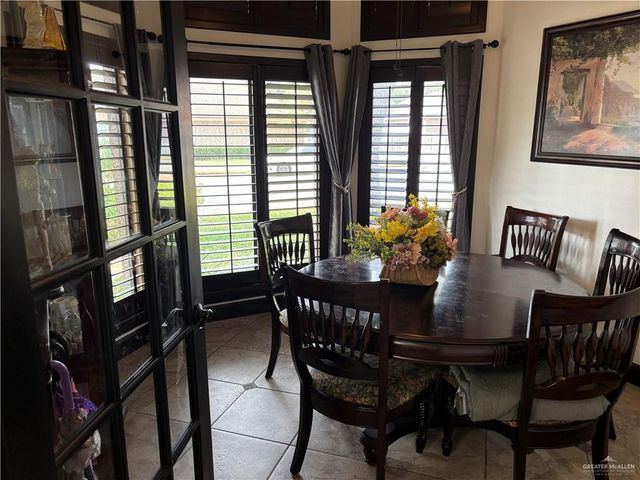 100 W Marigold Avenue, Mcallen, TX 78501