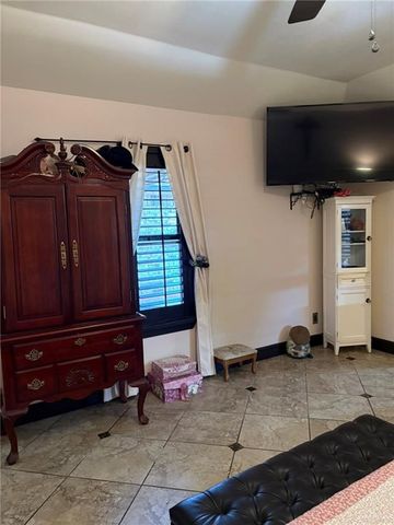 100 W Marigold Avenue, Mcallen, TX 78501