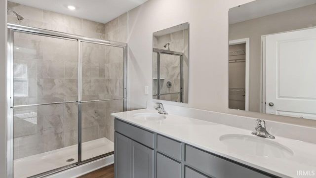 2881 Greenacre Court, Warsaw, IN 46582