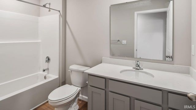 2881 Greenacre Court, Warsaw, IN 46582