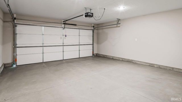 2881 Greenacre Court, Warsaw, IN 46582