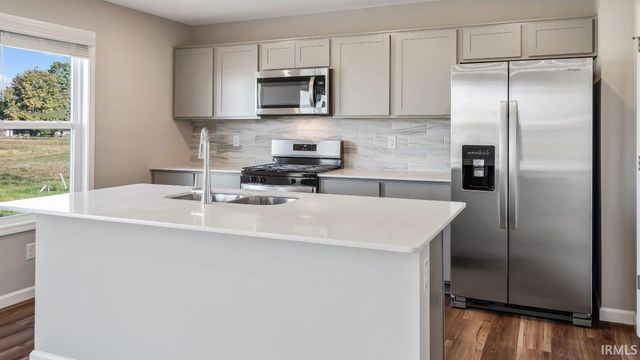 2881 Greenacre Court, Warsaw, IN 46582