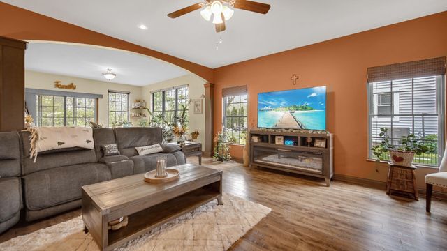 60 N Prairie Parkway, Valparaiso, IN 46385