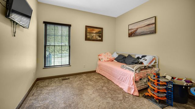 60 N Prairie Parkway, Valparaiso, IN 46385