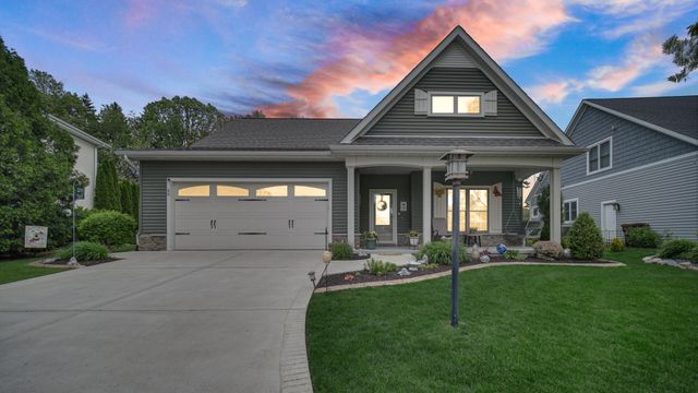 60 N Prairie Parkway, Valparaiso, IN 46385