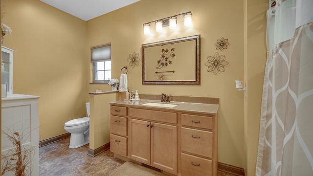 60 N Prairie Parkway, Valparaiso, IN 46385