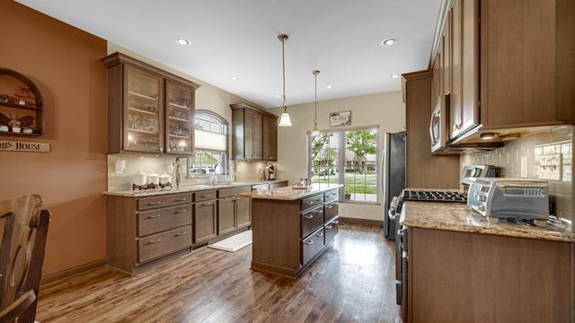 60 N Prairie Parkway, Valparaiso, IN 46385
