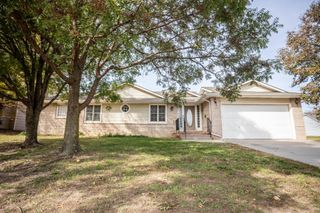 10704 W Douglas Ave, Wichita, KS 67212