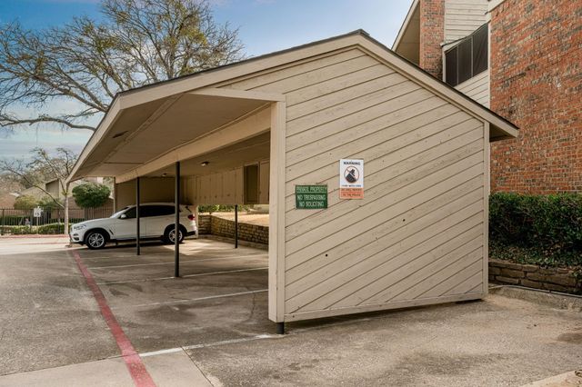 9600 Royal Lane 202, Dallas, TX 75243