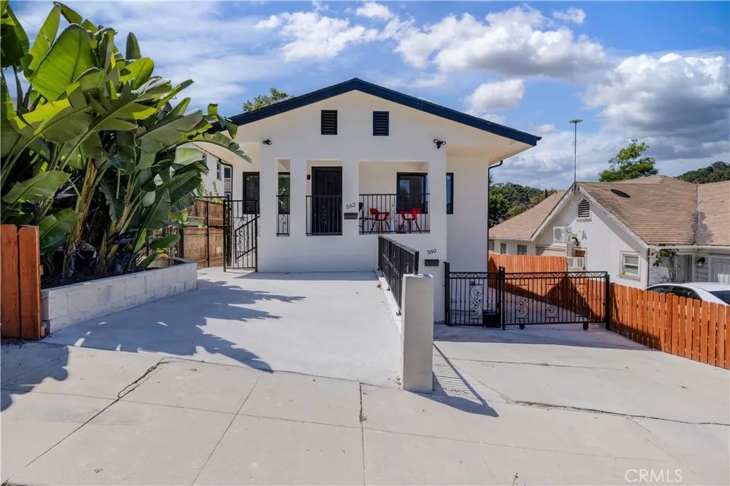 560 Coleman, Los Angeles, CA 90042