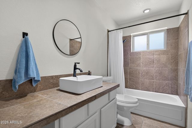 6122 W CAROL ANN Way, Glendale, AZ 85306