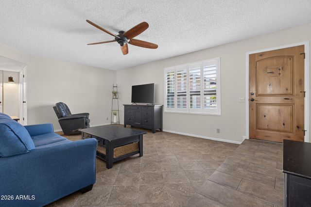 6122 W CAROL ANN Way, Glendale, AZ 85306