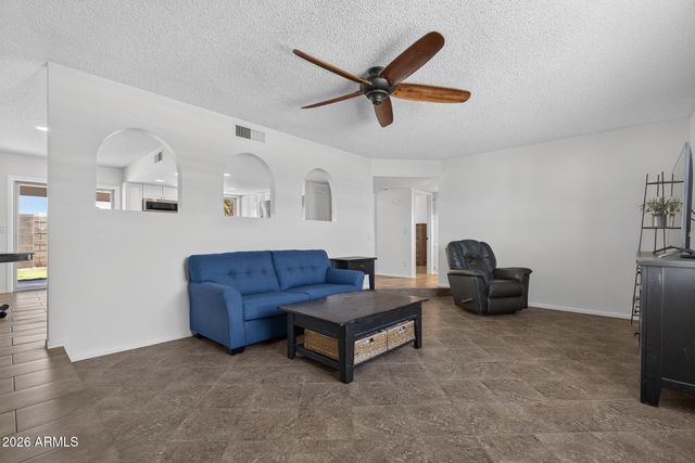 6122 W CAROL ANN Way, Glendale, AZ 85306
