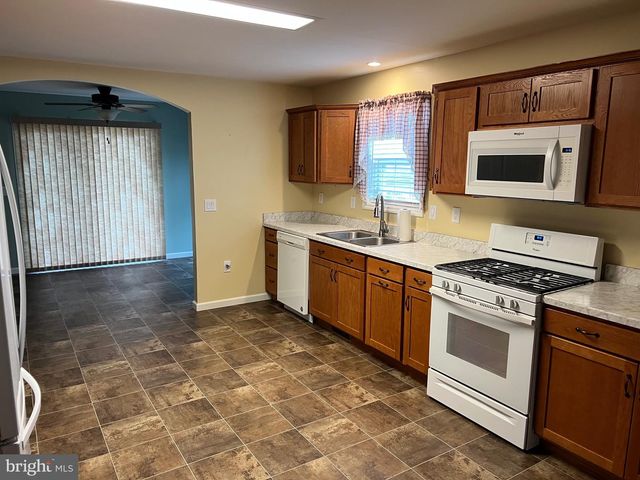 2 EGRET CT, Bechtelsville, PA 19505