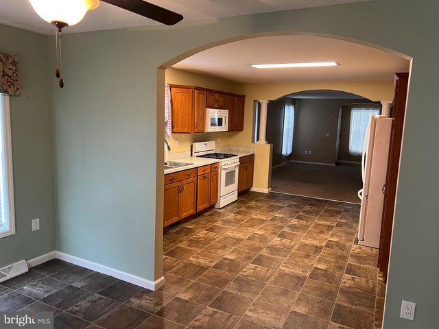 2 EGRET CT, Bechtelsville, PA 19505