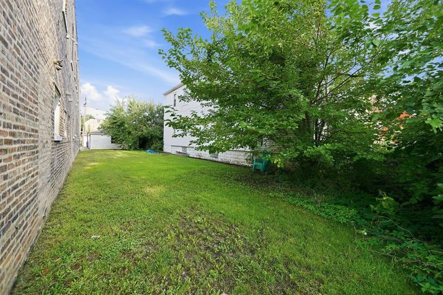 1303 S 51st Avenue, Cicero, IL 60804