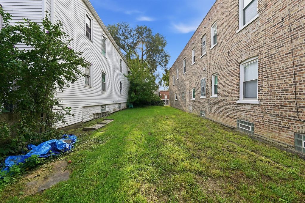 1303 S 51st Avenue, Cicero, IL 60804