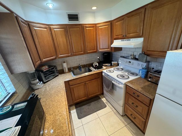 477 Brittany J 477, Delray Beach, FL 33446