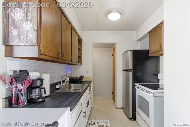 8095 Coventry Street, Westland, MI 48185