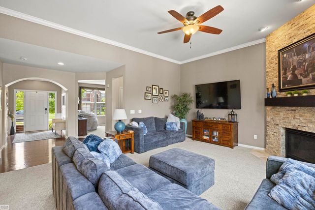 49223 Gaviota Lane, Macomb Twp, MI 48044
