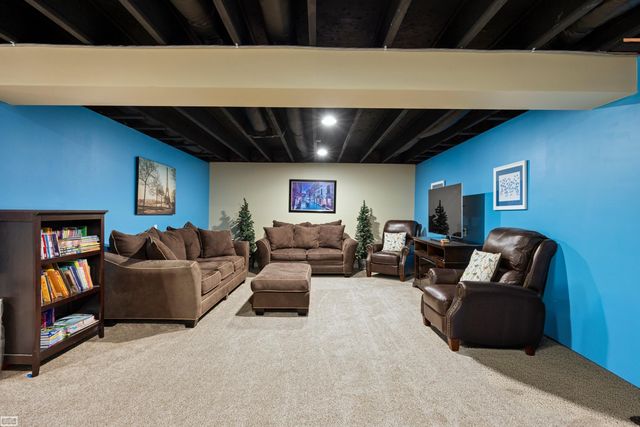 49223 Gaviota Lane, Macomb Twp, MI 48044