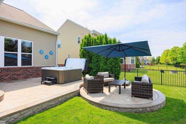 49223 Gaviota Lane, Macomb Twp, MI 48044