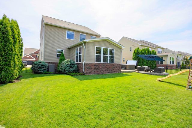 49223 Gaviota Lane, Macomb Twp, MI 48044