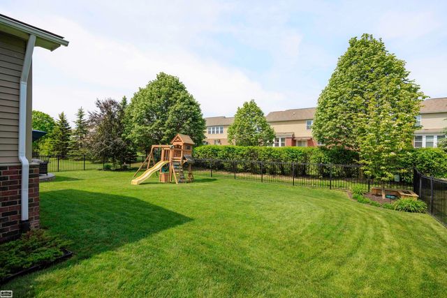 49223 Gaviota Lane, Macomb Twp, MI 48044