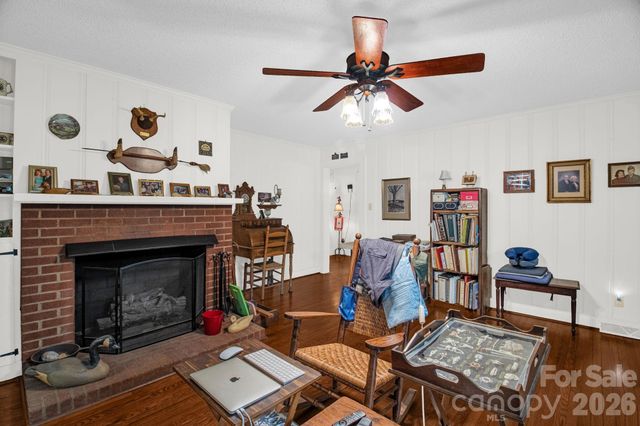 305 Hilltop Drive, Lexington, NC 27292