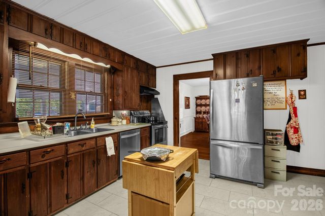 305 Hilltop Drive, Lexington, NC 27292