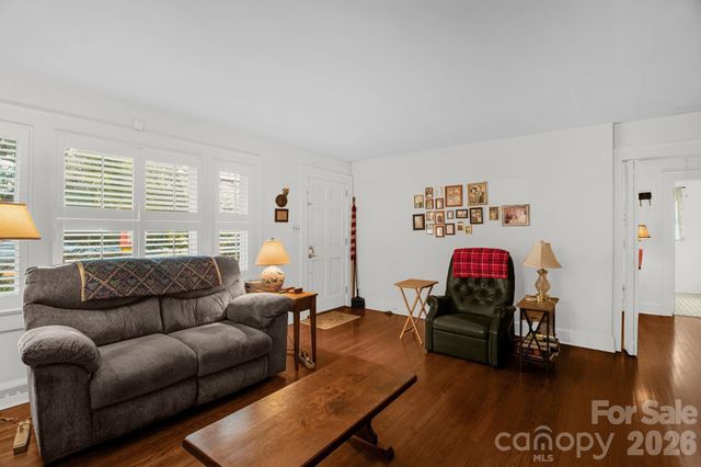 305 Hilltop Drive, Lexington, NC 27292