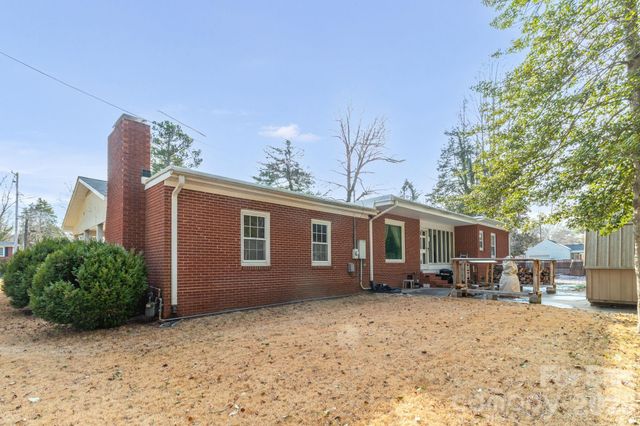 305 Hilltop Drive, Lexington, NC 27292