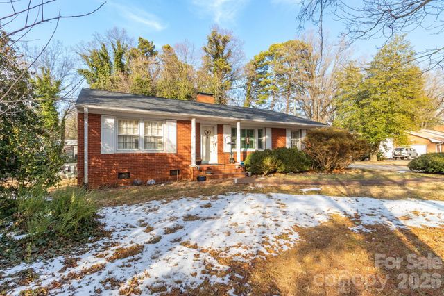 305 Hilltop Drive, Lexington, NC 27292