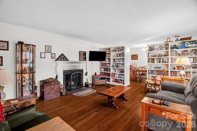 305 Hilltop Drive, Lexington, NC 27292