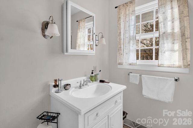 305 Hilltop Drive, Lexington, NC 27292