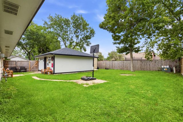 7603 Vernwood Street, Houston, TX 77040